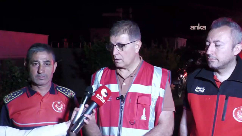 İzmir'de can pazarı ekipler böyle kurtardı - Resim : 1