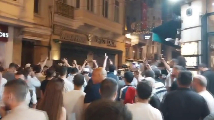 Leman'a soruşturma açıldı, 4 kişi için gözaltı kararı verildi: Dergi binası saldırıya uğradı - Resim : 3