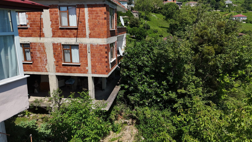 Mahalleli çözüm arıyor: Kalem yaparız diye diktiler, bütün köyü sardı - Resim : 2