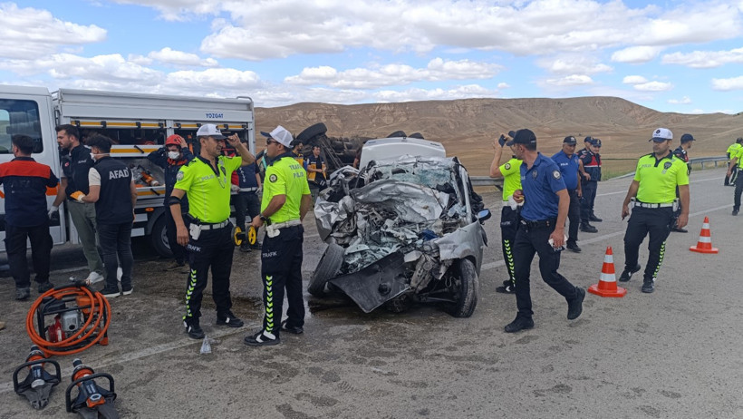 Kafa kafaya facia: 3 ölü, 2 yaralı - Resim : 1