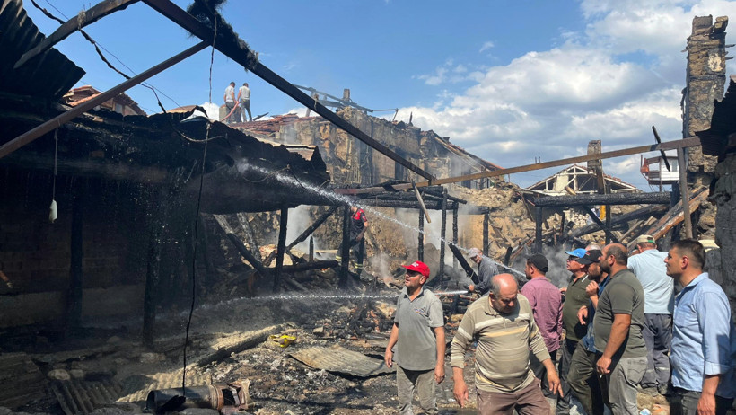 5 yaşındaki Aslı köyünü faciadan kurtardı - Resim : 2