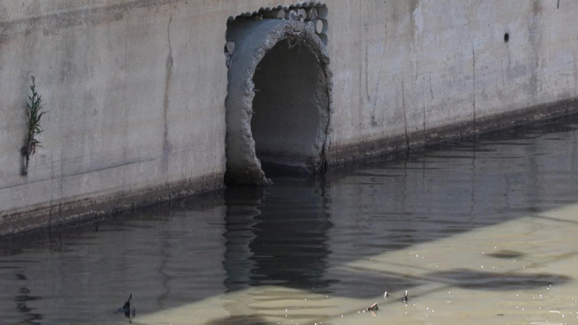 Küçükçekmece'de dere kokusu mahalleliyi isyan ettirdi - Resim : 2