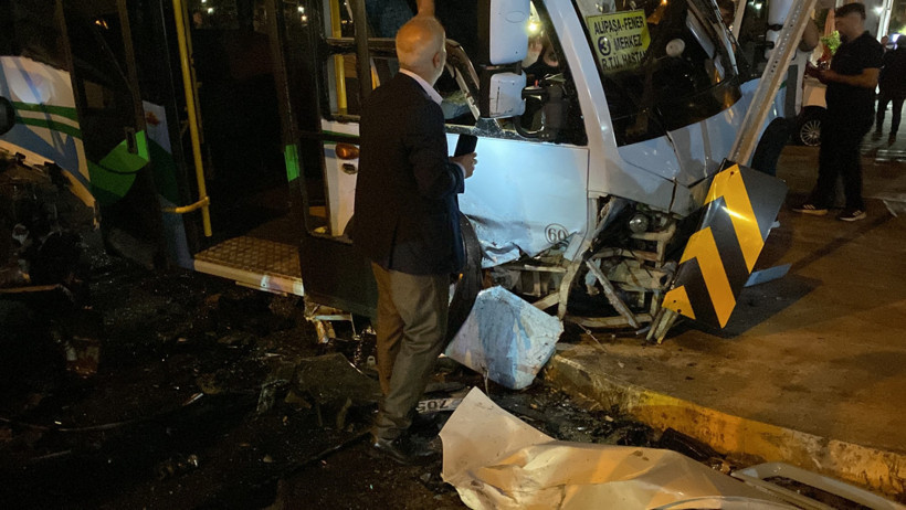 Rize'de gece yarısı can pazarı: Yolcu minibüsü ile araç çarpıştı, 10 yaralı - Resim : 3