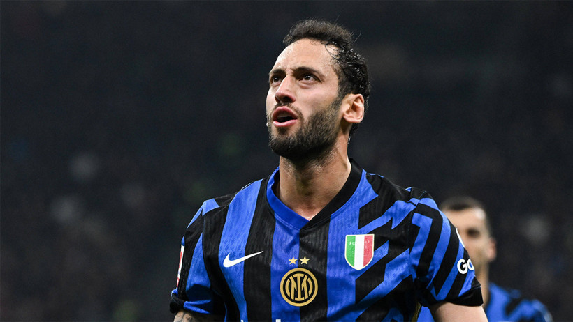 Inter'den Hakan'a '1 sezon daha kal' ricası: Top artık Çalhanoğlu'nda! - Resim : 1