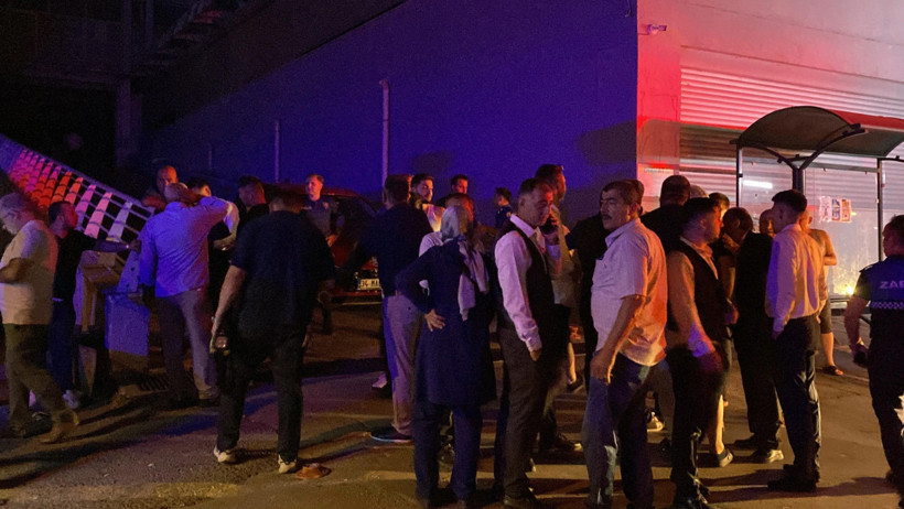 Düğün salonunda korkutan yangın: 2’si çocuk 4 kişi dumandan etkilendi - Resim : 1