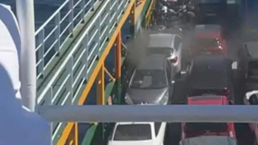 Feribotta korku dolu anlar! 200 yolcu tahliye ediliyor - Resim : 3