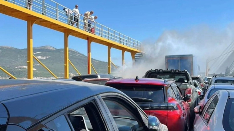 Feribotta korku dolu anlar! 200 yolcu tahliye ediliyor - Resim : 2