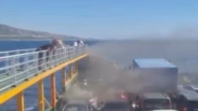 Feribotta korku dolu anlar! 200 yolcu tahliye ediliyor - Resim : 1