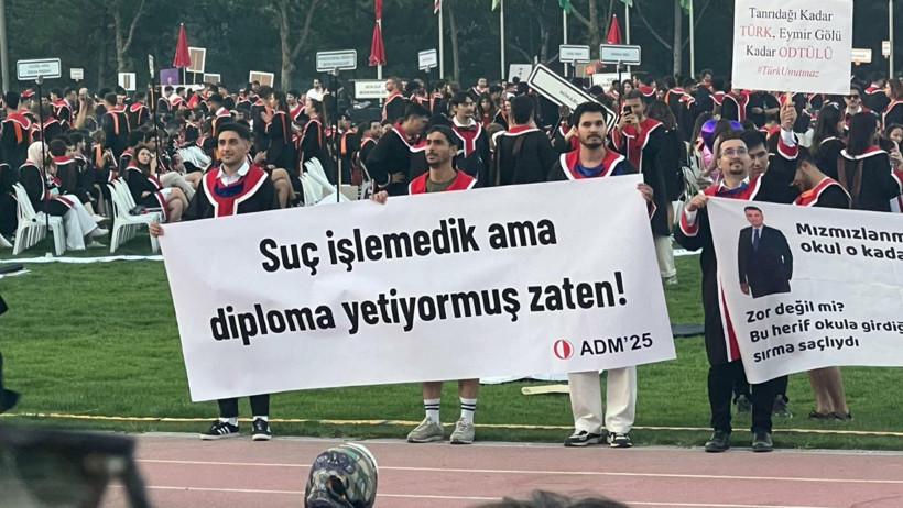 ODTÜ mezuniyeti: Rektör dakikalarca yuhalandı - Resim : 1