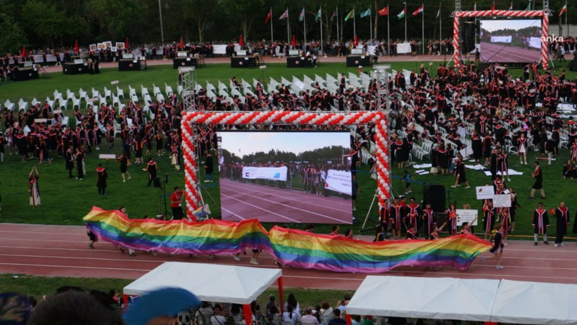 ODTÜ mezuniyeti: Rektör dakikalarca yuhalandı - Resim : 5