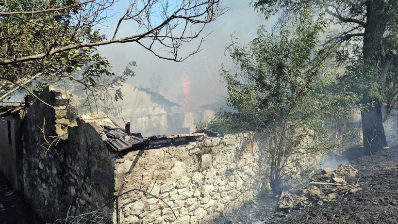 Yangınlar yola ulaştı, araçlar birbirine girdi - Resim: 17