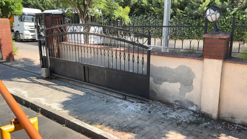 Bu nasıl önlem? Eymen’in ölümüne neden olan kapıyı iple bağladılar! - Resim : 2