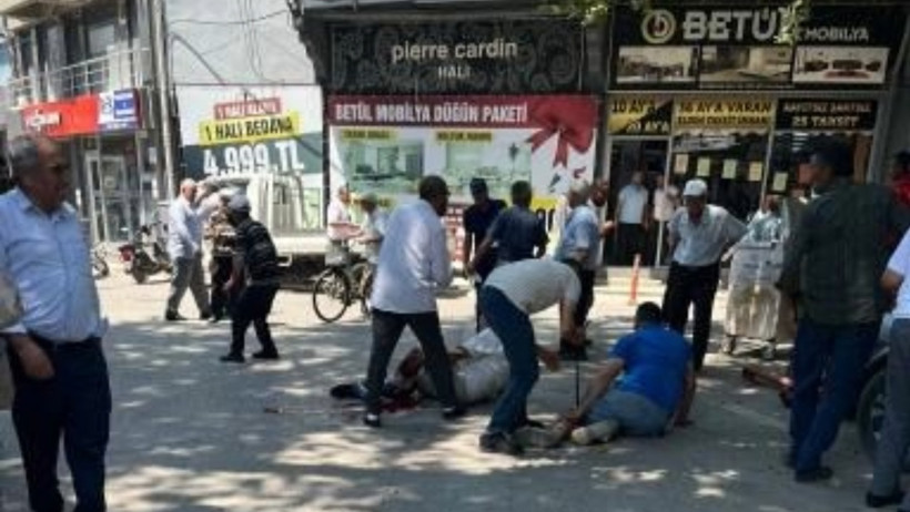 Cuma namazı çıkışı silahlı saldırı: Yaralılar var - Resim : 1