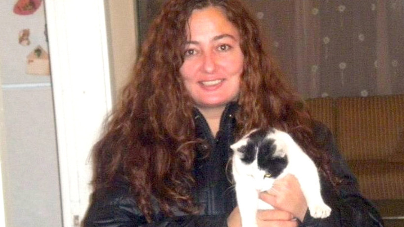 Reyhan öğretmen evinde ölü bulundu - Resim : 1