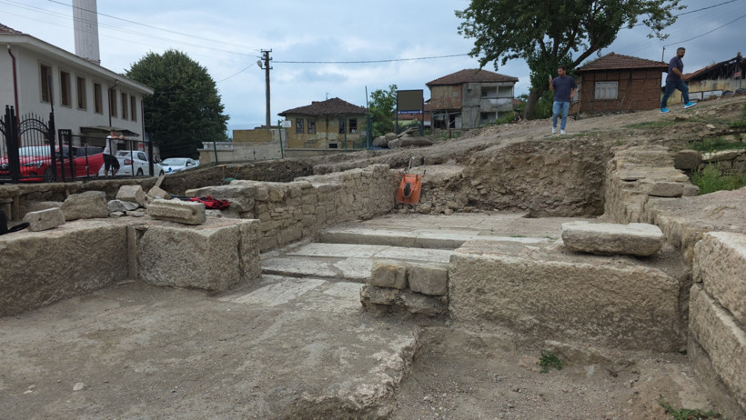 Kazmayı vurdukça tarih çıkıyor: Şapel alanı ortaya çıktı - Resim : 2