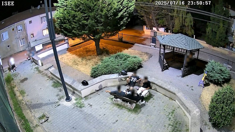 Zabıta affetmedi, ellerine süpürgeyi verdi - Resim : 1