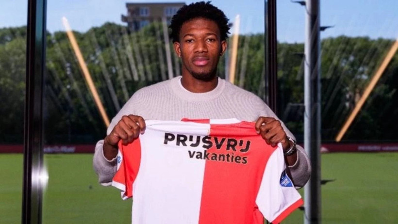 Okumaya geldiği İstanbul’da futbolcu oldu: Diarra, Hollanda'daki evine helikopterle indi - Resim : 1