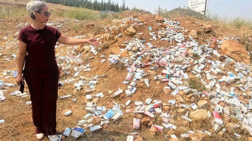 Yüzlerce kutu kullanılmamış ilaç yol kenarına saçıldı - Resim : 2