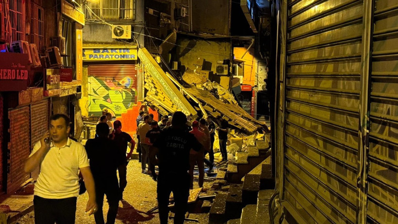 Beyoğlu’nda patlama: Bina çöktü - Resim : 1