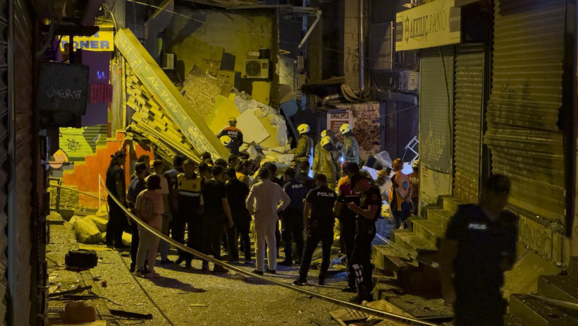 Beyoğlu’nda patlama: Bina çöktü - Resim : 3