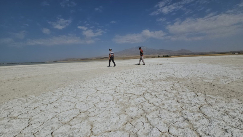 Kuş cenneti tehlikede: Göl günden güne kuruyor - Resim : 1