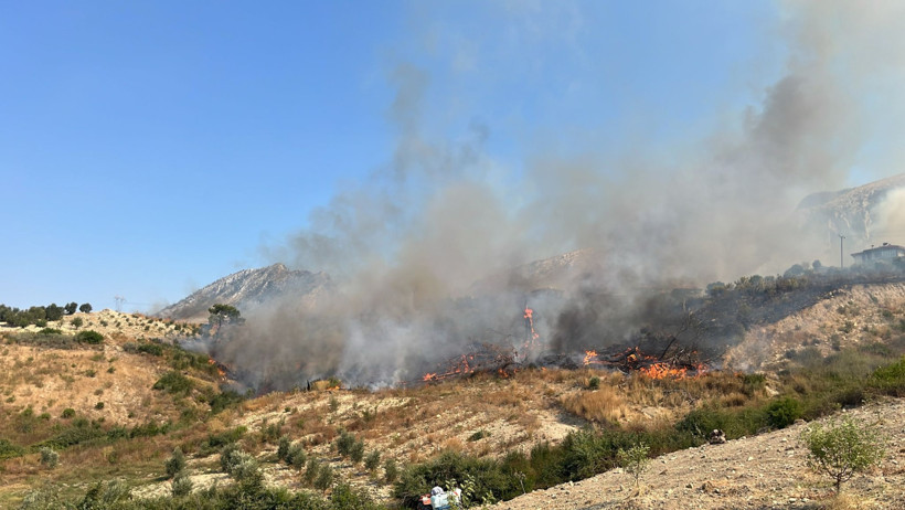 Antalya'da 4 ilçede orman yangını: Evler tahliye edildi - Resim : 4