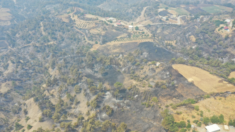 Bakan Yumaklı son durumu açıkladı: Üç il yanıyor, riskli bölgeler var - Resim : 2