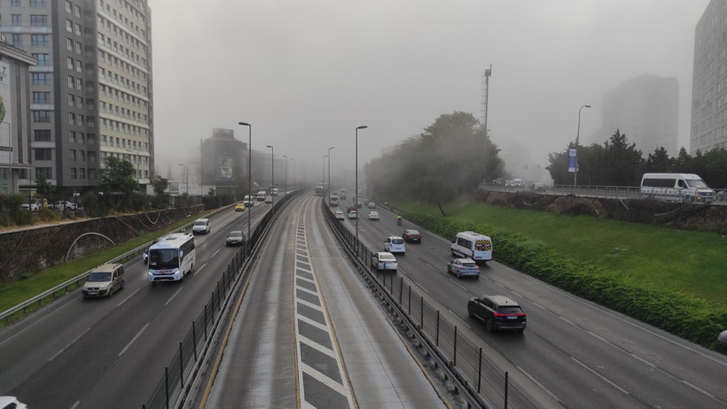 İstanbul güne sisle uyandı - Resim : 1