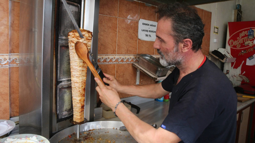 Türkiye kavruluyor! Sıcak havaya karşı kafaya karton kutu - Resim : 7