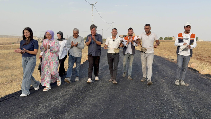 Asfalt halayı: 50 yıl sonra Mardin'e döndüler, villaları var ama yolları yoktu - Resim : 3