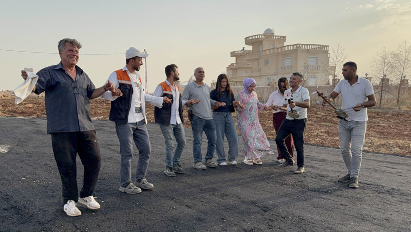 Asfalt halayı: 50 yıl sonra Mardin'e döndüler, villaları var ama yolları yoktu - Resim : 2
