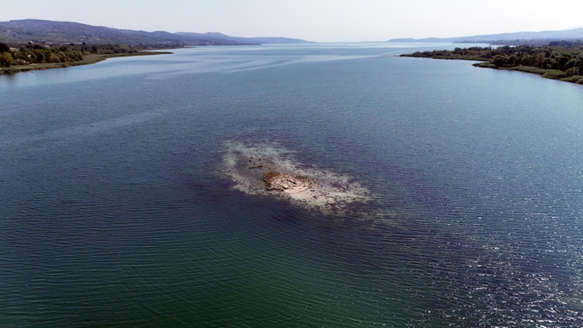 Sular çekilince tarihi kilise ortaya çıktı - Resim : 2