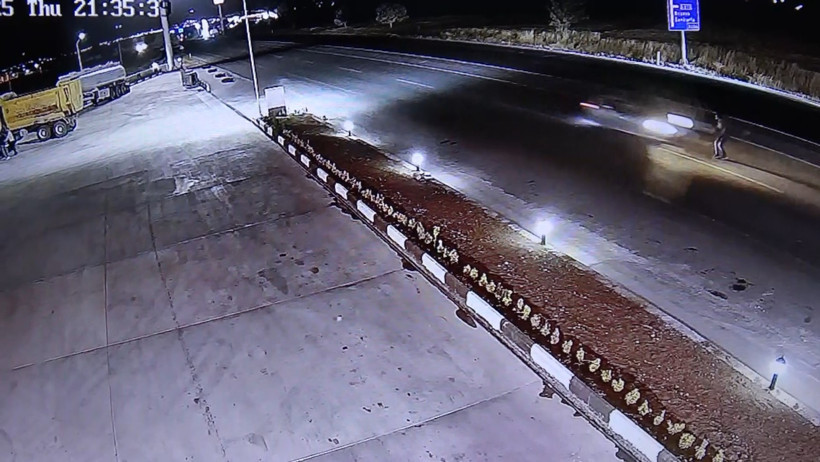 Otomobilinden indiği gibi kaza geçirip yaşamını yitirdi - Resim : 2