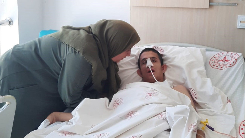 Yürüyerek getirdiği torununu yoğun bakımda geri aldı - Resim : 2