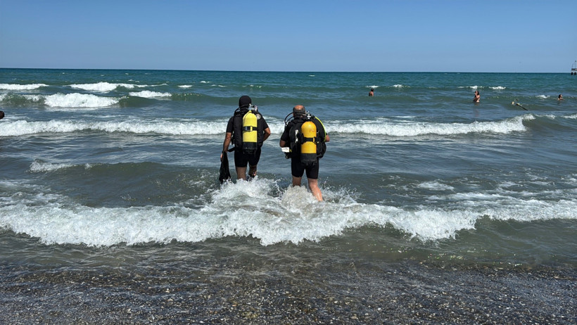 Denize giren gençlerden acı haber - Resim : 1