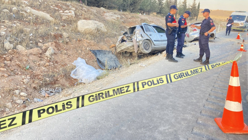 Gaziantep-Nizip Karayolu’nda feci kaza: 3 ölü, 3 yaralı - Resim : 4