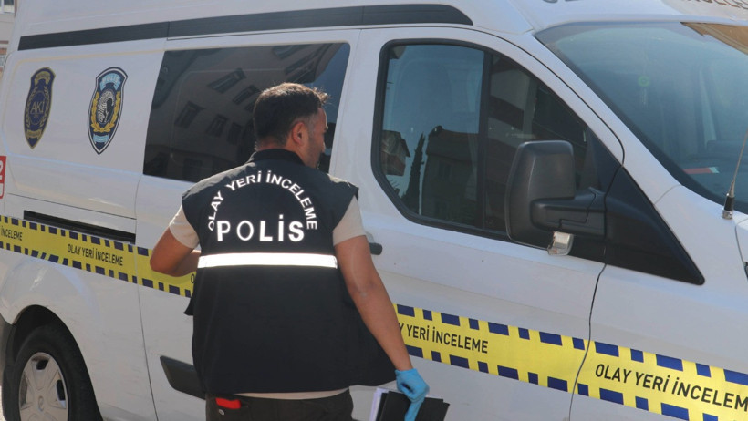 Cezaevinden tahliye olur olmaz bıçakla eski sevgilisinin kapısına dayandı - Resim : 1