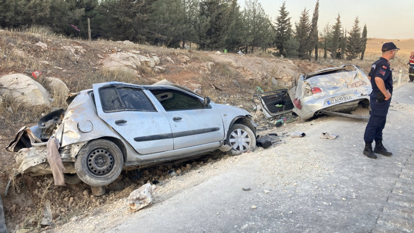 Gaziantep-Nizip Karayolu’nda feci kaza: 3 ölü, 3 yaralı - Resim : 3