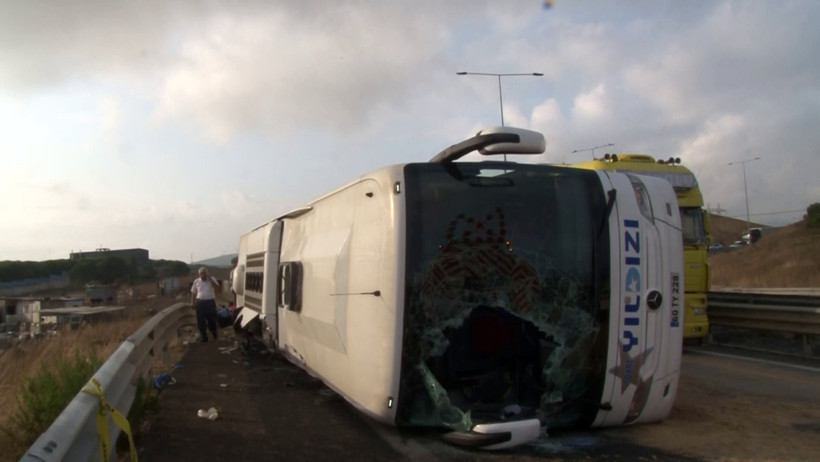 Kuzey Marmara Otoyolu'nda yolcu otobüsü devrildi: Ölü ve yaralılar var - Resim : 1