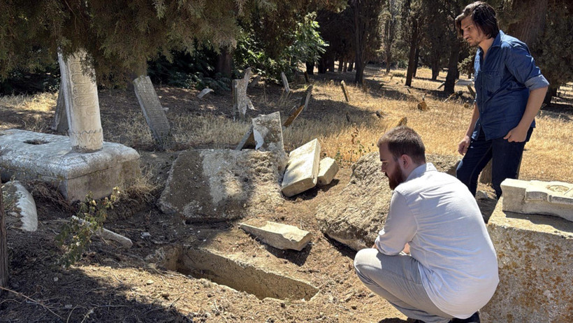 Tarihi mezar defineciler tarafından tahrip edildi - Resim : 1