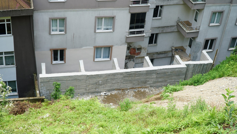 Ölümlü heyelan sonrası 'mühendislik ömrü biten' duvar yenilendi - Resim : 7