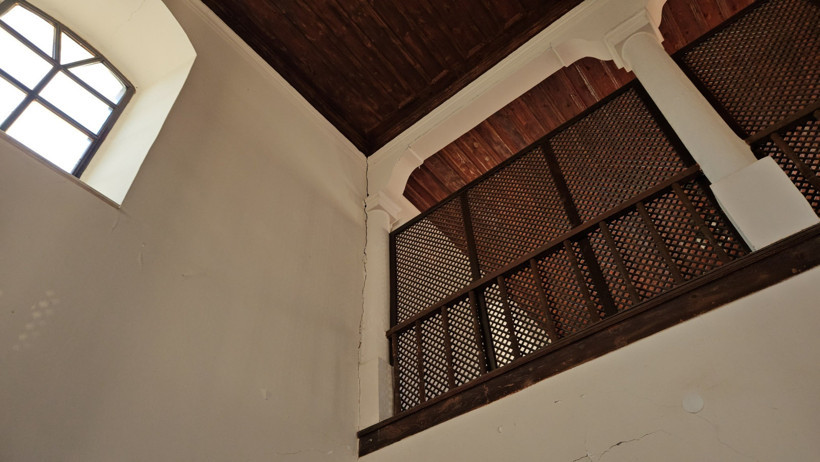 Sındırgı depreminde hasar gören tarihi cami ibadete kapatıldı - Resim : 2