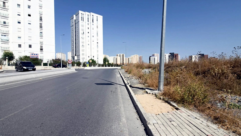 Bunu da gördük: Kaldırım taşlarını çaldılar - Resim : 1