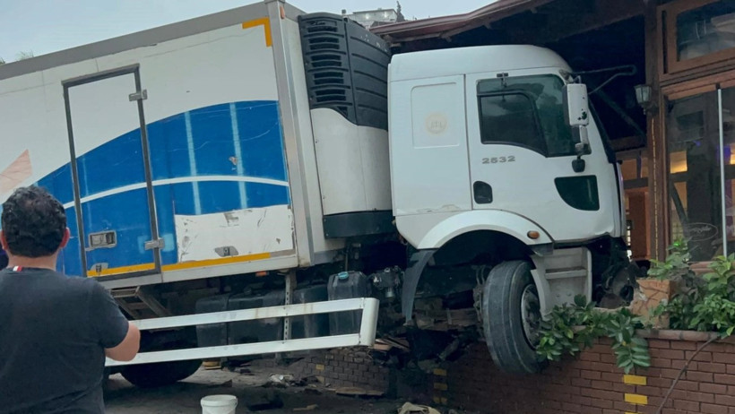 Önüne kattığı araçla bir iş yerine daldı - Resim : 2