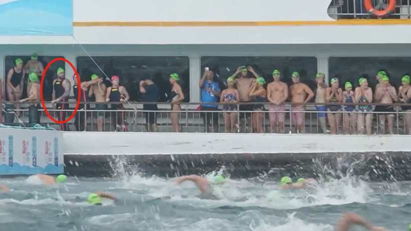 İstanbul Boğazı'nda kaybolan Rus yüzücünün görüntüleri ortaya çıktı - Resim : 2