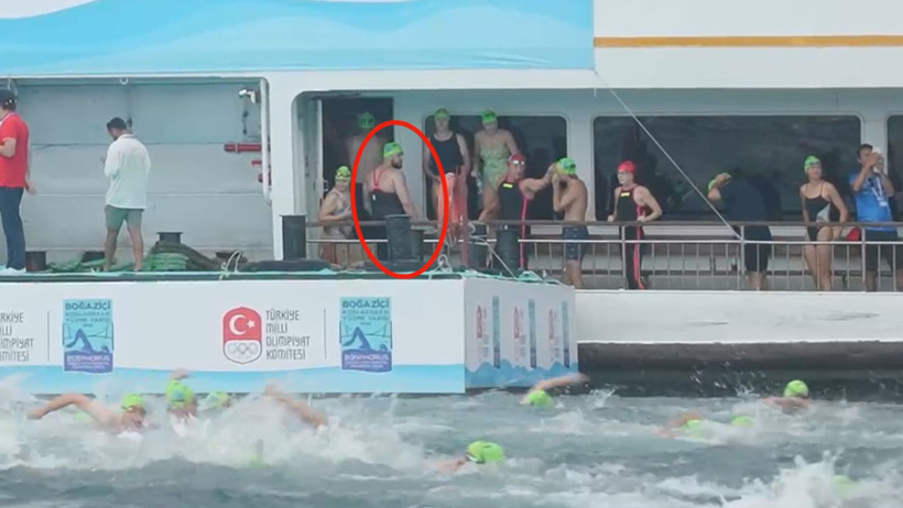 İstanbul Boğazı'nda kaybolan Rus yüzücünün görüntüleri ortaya çıktı - Resim : 1