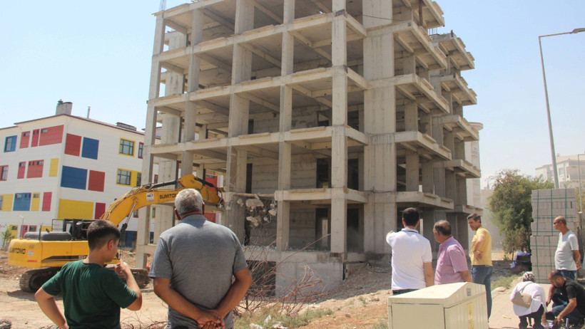 Müteahhit kendisini ihbar etti, binasını yıktırdı - Resim : 2