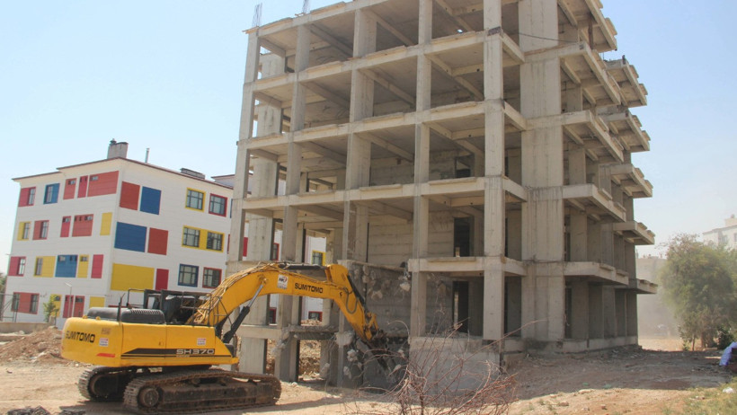 Müteahhit kendisini ihbar etti, binasını yıktırdı - Resim : 4