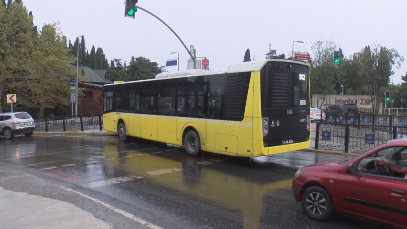 İstanbul'da peş peşe İETT otobüsü kazaları - Resim : 1