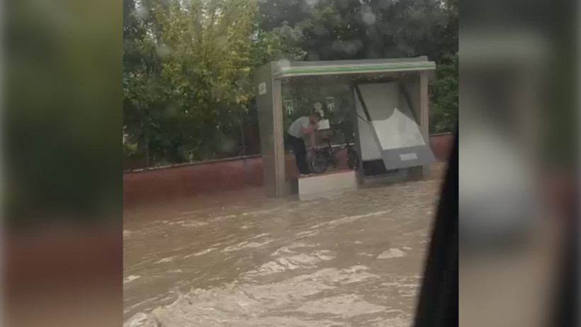 Meteoroloji uyarmıştı: Ankara ve Bolu'da yollar göle döndü - Resim : 6
